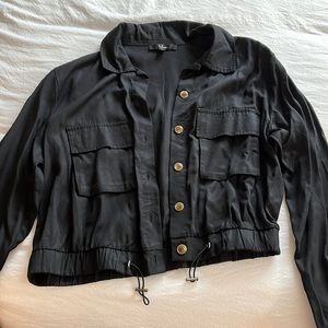 Lulu’s black lightweight jacket